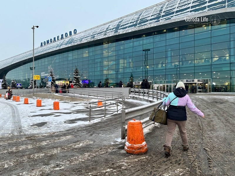 Более 70 рейсов задержаны в московских аэропортах из-за сильного снегопада
